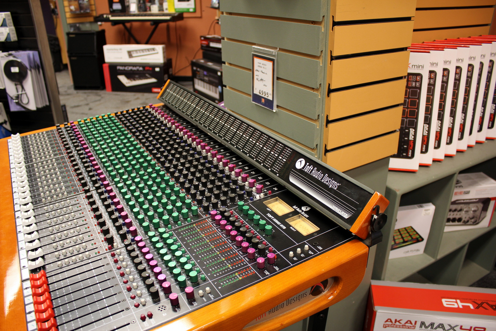 Long McQuade Winnipeg_0123