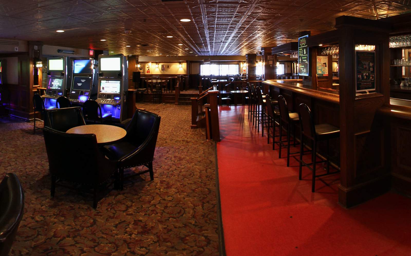 Regal Beagle Pub-0104