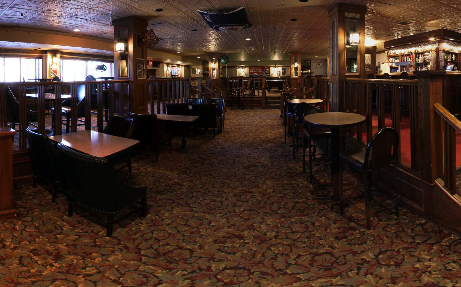 Regal Beagle Pub-0108