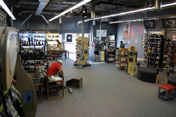 07-Canadian Footwear Regent